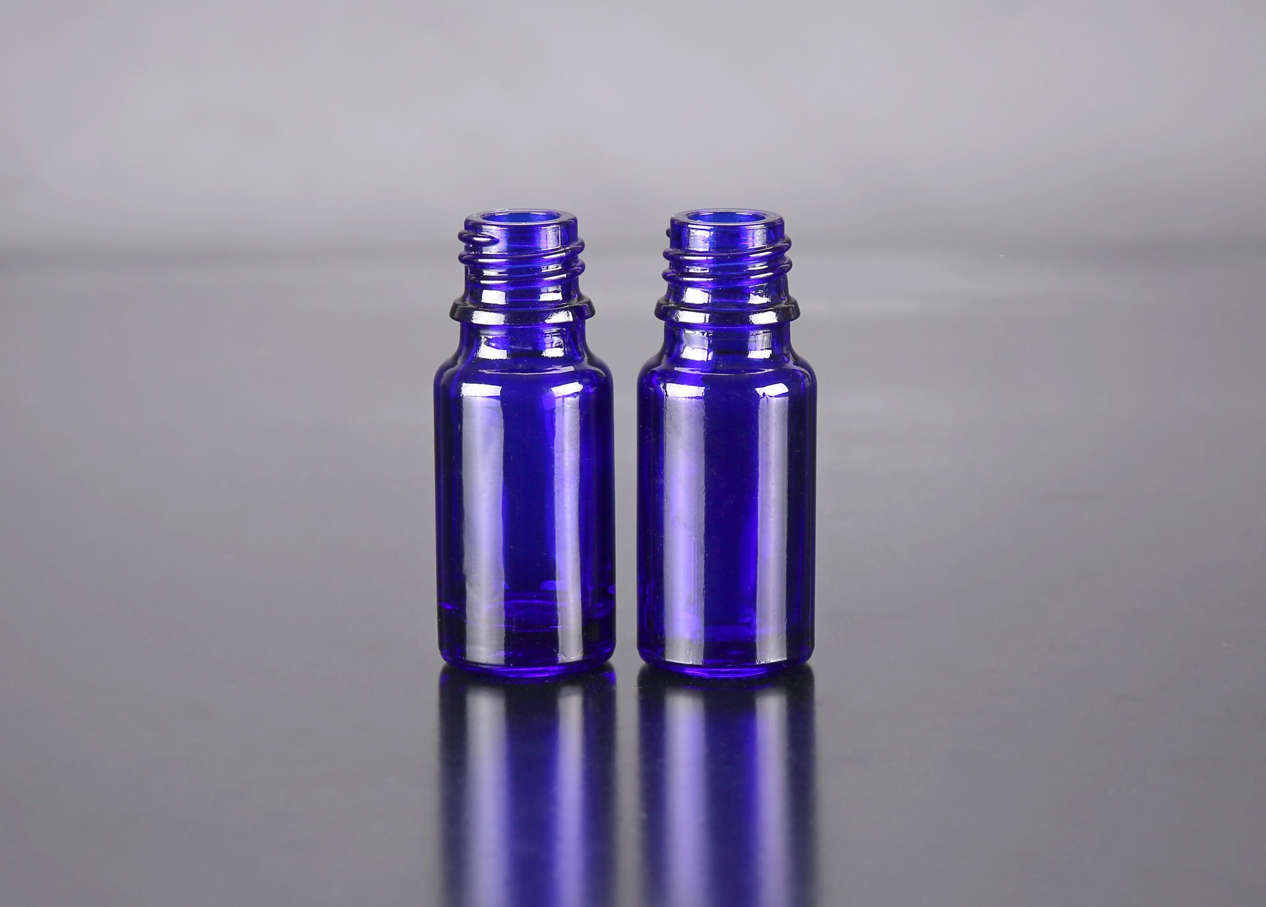 5ml  blue dropper glass bottle and caps