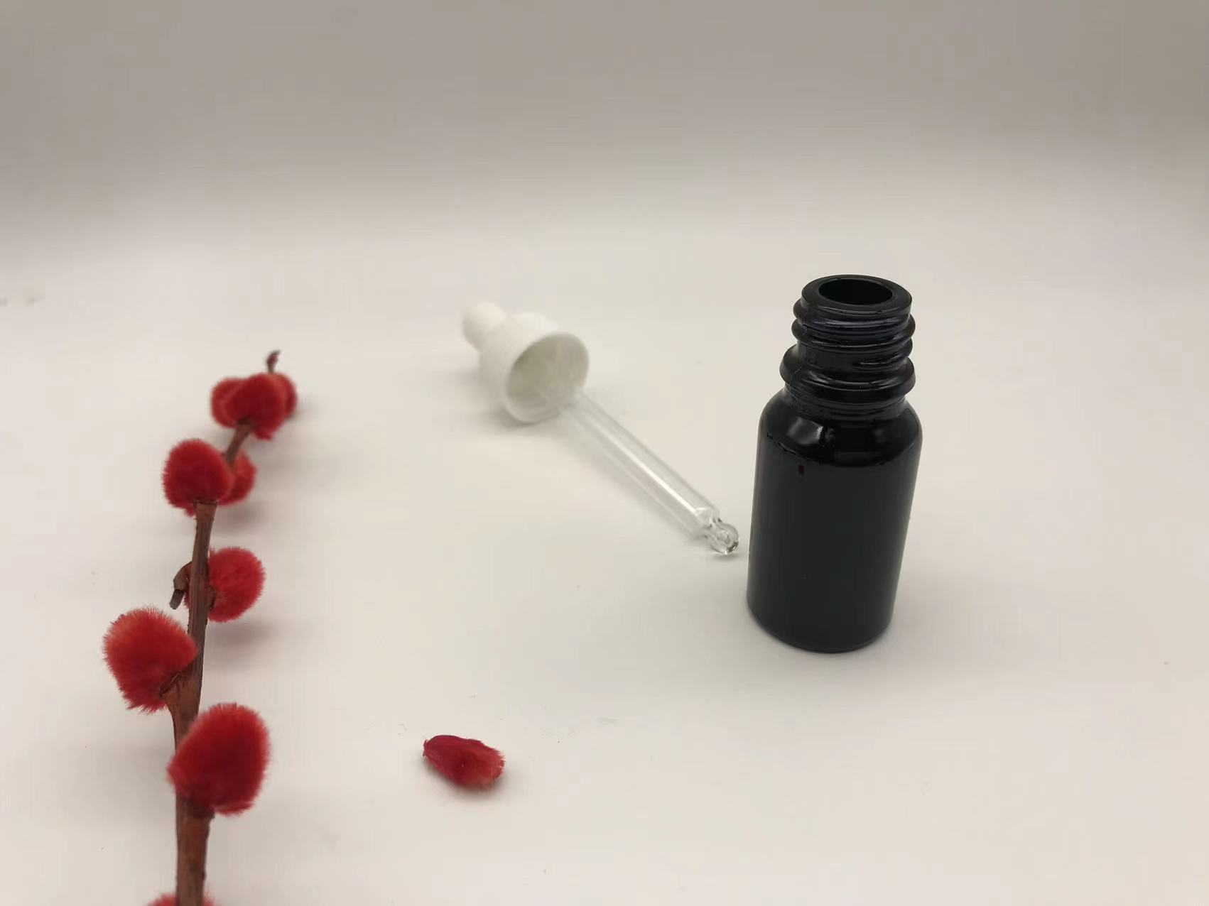 5ml  black dropper glass bottle and caps